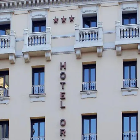 オリエンテ ホテル